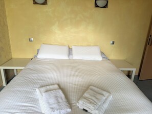 4 bedrooms, iron/ironing board, travel cot, free WiFi