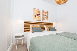 Apartament Comfort, vistes a la ciutat | 2 dormitoris, roba de llit d'alta qualitat i cobrellits
