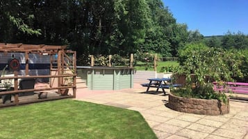 House | Outdoor dining