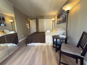 3 chambres, fer et planche à repasser, Wi-Fi, draps fournis