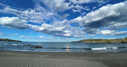 Sandy Beaches/Waterfalls swimming/meadows/hiking;
Western Bay Sands Cottage