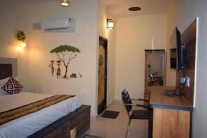 Deluxe Double Room | Free WiFi