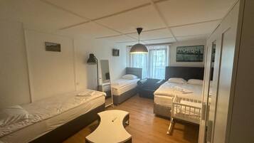 5 Schlafzimmer, WLAN, Bettwäsche