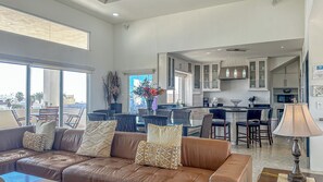Smart TV, fireplace, stereo