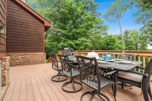 Outdoor dining - Rickenbacker Ridge sleeps 13 w/ heated pool+hot tub+firepit+game room ! (Sugar Grove)