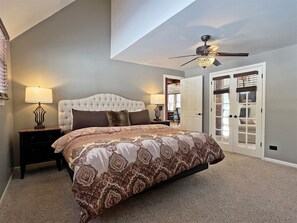 3 bedrooms, iron/ironing board, WiFi, bed sheets - Suan Cottage: New Year's Eve Special Offer! (Fennville)