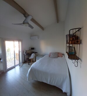 3 chambres, fer et planche à repasser, Wi-Fi, draps fournis