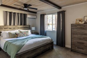 4 室のベッドルーム、WiFi、ベッドシーツ