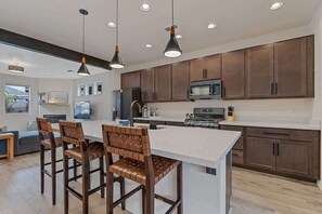 Fridge, microwave, oven, stovetop - Flagstaff 3BR Home w/ BBQ, Fireplace & Backyard (Flagstaff)