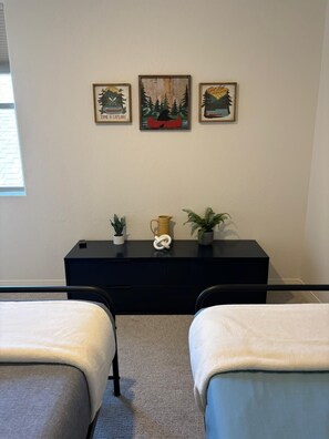 3 soverom, reiseseng for barn, wi-fi og sengetøy