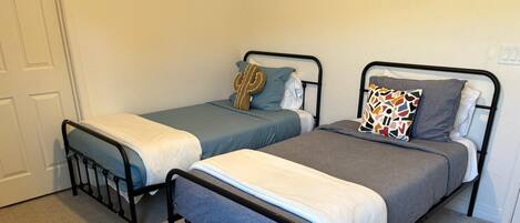 4 chambres, bureau, lit parapluie, Wi-Fi