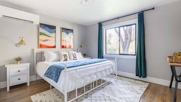 3 bedrooms, WiFi, bed sheets