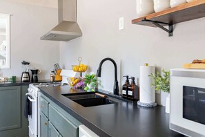 Fridge, microwave, oven, stovetop - Spacious Forest Retreat w/ A/C near Mountain Park (Flagstaff)