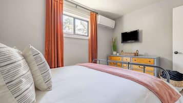 3 bedrooms, WiFi, bed sheets