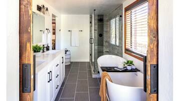 Shower, hair dryer, towels, shampoo