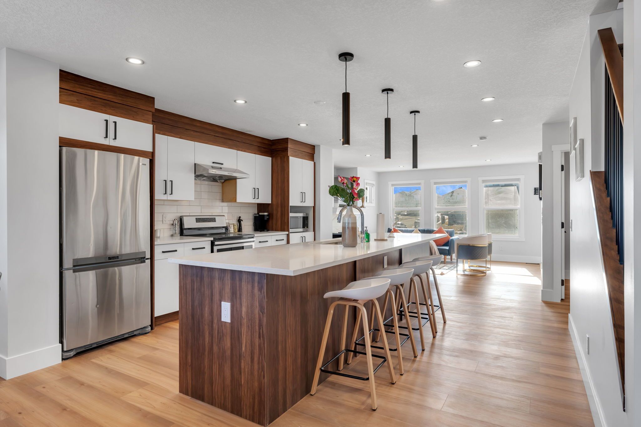 Refrigerador, microondas, horno y parrilla de estufa 