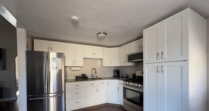 Make this charming, modern retreat your home away from home!!