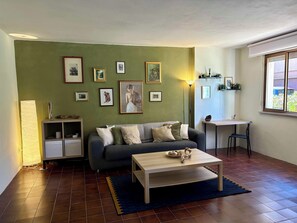Smart TV - Charming apartment with 1 bedroom and WiFi, AC outside Lucca's ancient walls. (Lucca)