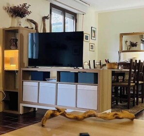 Interior - Charming apartment with 1 bedroom and WiFi, AC outside Lucca's ancient walls. (Lucca)