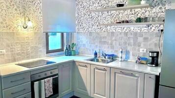 Réfrigérateur, four, plaque de cuisson, lave-vaisselle