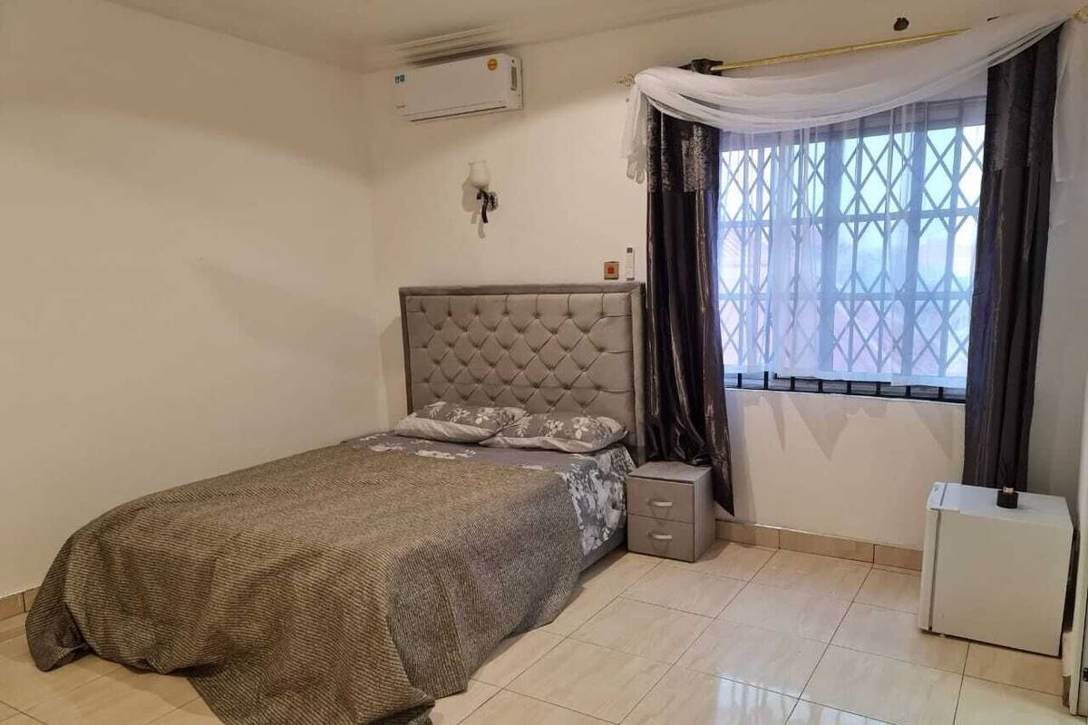Desk, laptop workspace, iron/ironing board, free WiFi