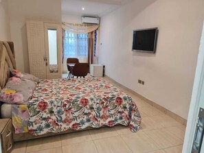 Deluxe Double or Twin Room | Desk, laptop workspace, iron/ironing board, free WiFi - King George Lodge  (Tema)