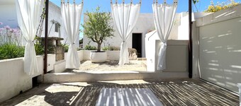 Entire house with private pool 5km from the sea