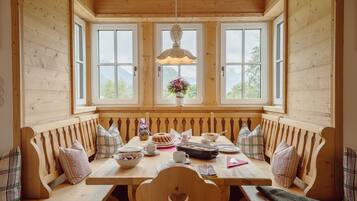 House | Dining