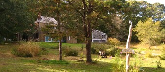 Cozy 3BR Cottage with Lambert's Cove Beach access