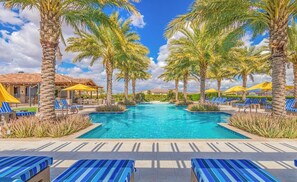Piscine couverte, piscine extérieure