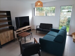 Una Smart TV, libros