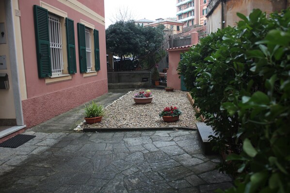 Enceinte de lâhĂ©bergement