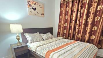 4 bedrooms, iron/ironing board, free WiFi, bed sheets