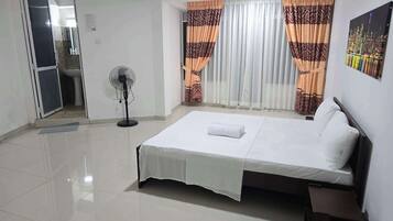 Room, 1 Bedroom, Accessible, Smoking | 1 bedroom