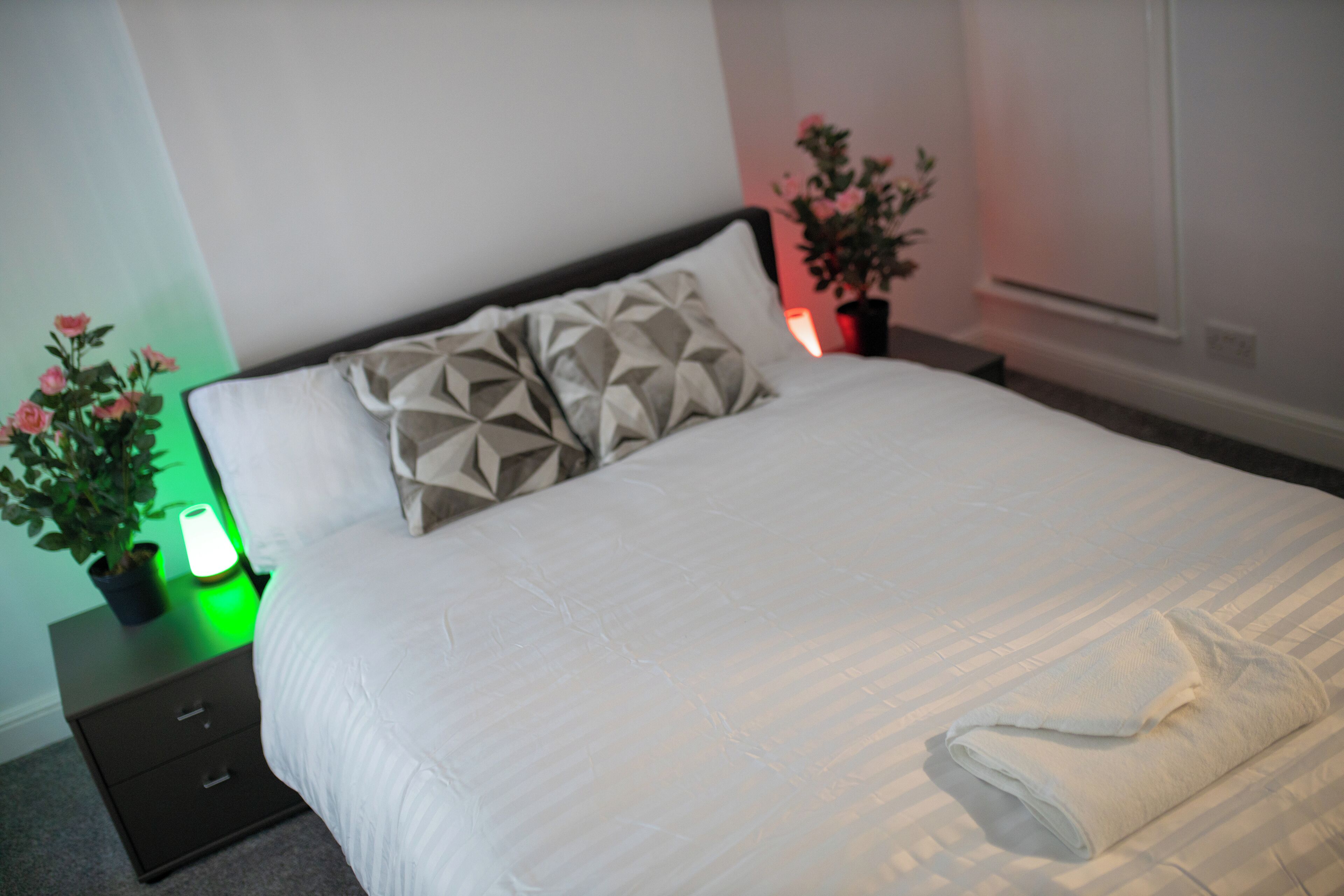 2 quartos, ferros/tábuas de passar roupa, Wi-Fi, roupa de cama