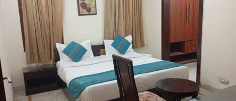 Classic Double Room, City View | Desk, laptop workspace, iron/ironing board, free WiFi