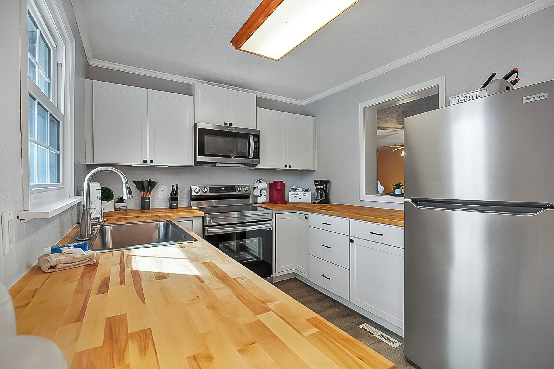 冰箱、微波炉、烤箱、炉灶