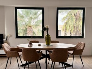 Apartment, 3 Bedrooms, Smoking, Balcony | Dining room
