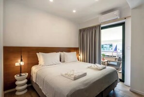 3 bedrooms - Solsalt 1min Walk to Beach 1min From Everything (Platanias)