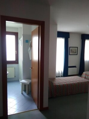 In-room safe, desk, laptop workspace, free WiFi