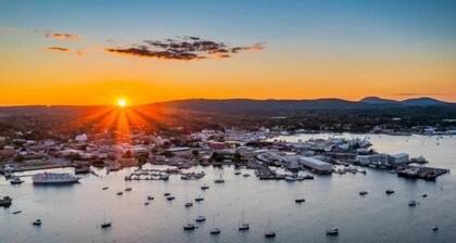 Rockland Central, downtown walk to everything!