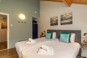House | 2 bedrooms, bed sheets - Holiday Home in Zeeland Near the Beach (Biggekerke)