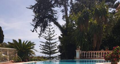 Holiday House with private pool and view. Monaco Cap d'Ail