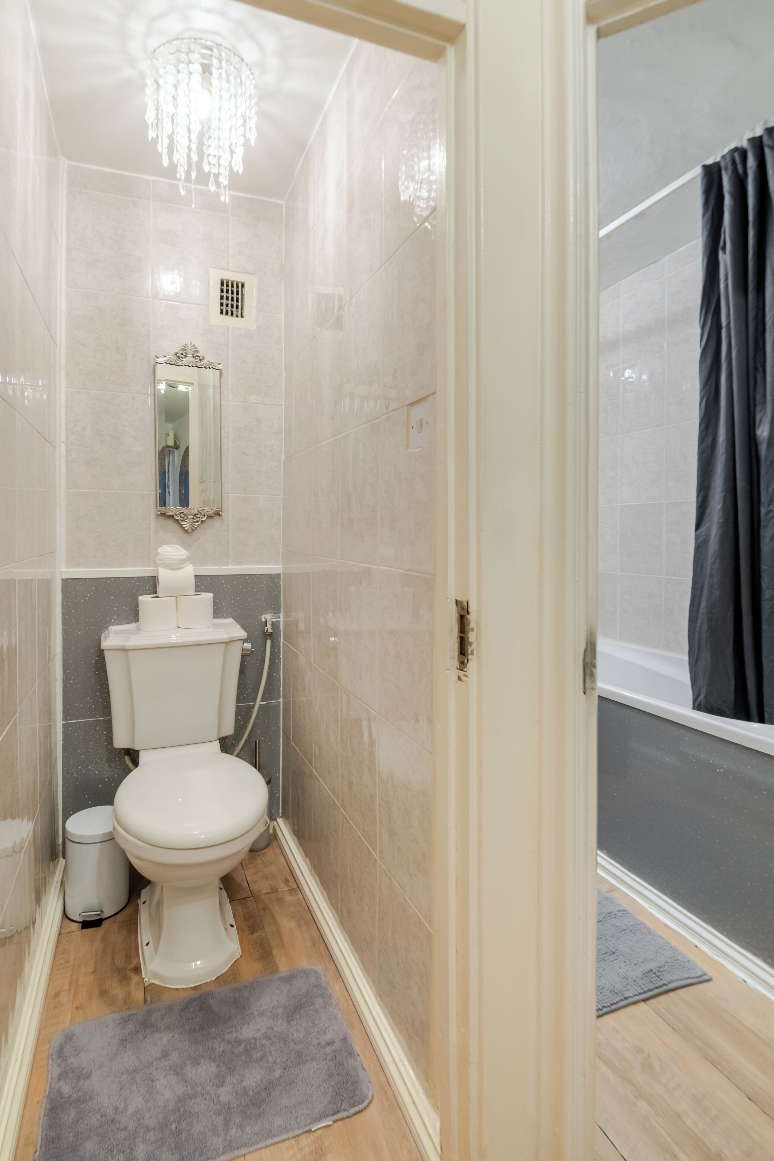 Hårtørrer, håndklæder, Sæbe, Toiletpapir