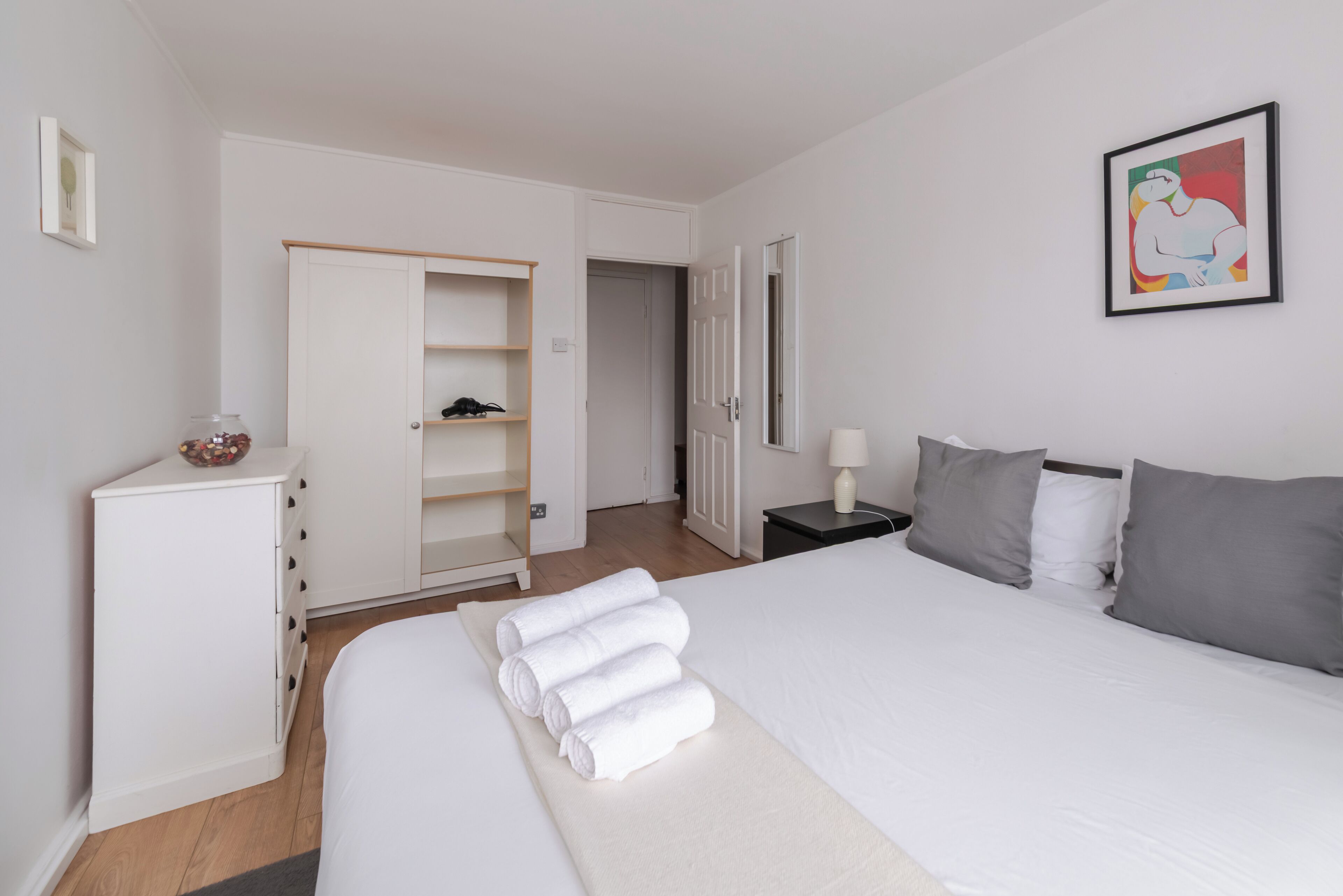 2 間睡房、熨斗/熨衫板、Wi-Fi、床單