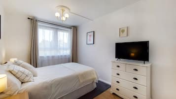 2 bedrooms, iron/ironing board, WiFi, bed sheets