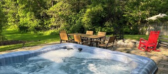 Sawyer Home With Hot Tub! Two Night Summer Min!