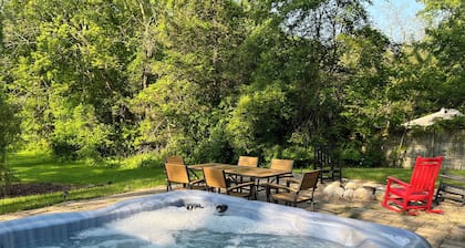 (2026 OPEN!) Sawyer Home With Hot Tub! Two Night Summer Min!