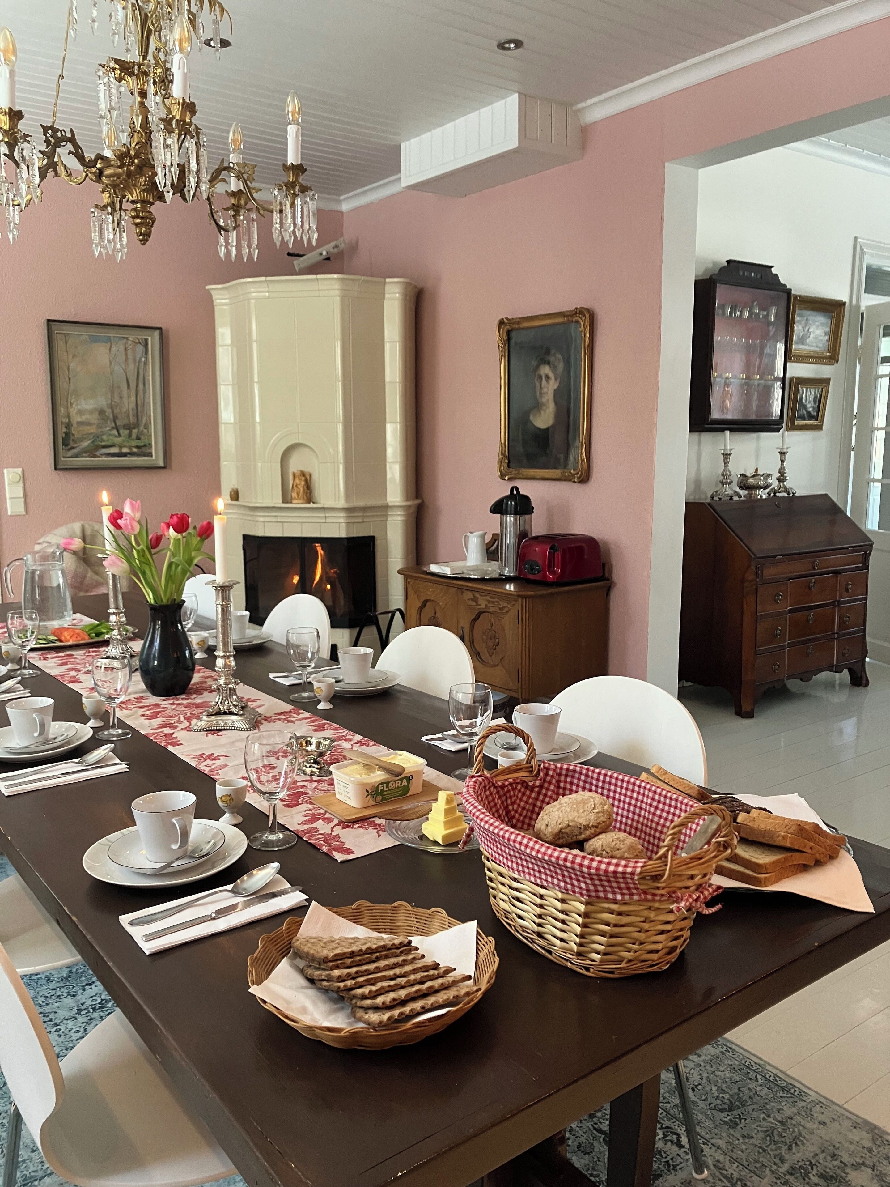 Free daily continental breakfast 