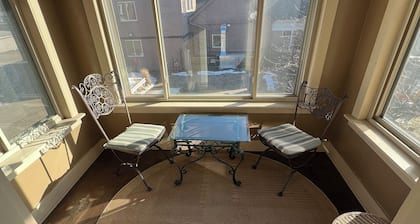 Bright, charming 2 bedroomdrm apartment. in downtown home in Kalamazoo